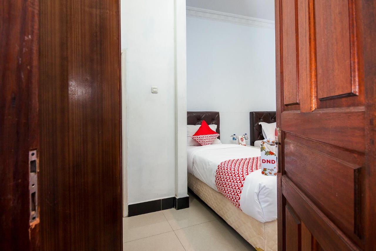 Oyo 1520 Hotel Kartini Tarutung Exterior foto