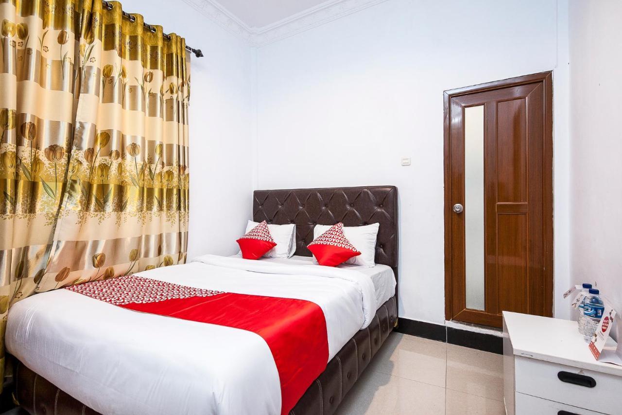 Oyo 1520 Hotel Kartini Tarutung Exterior foto