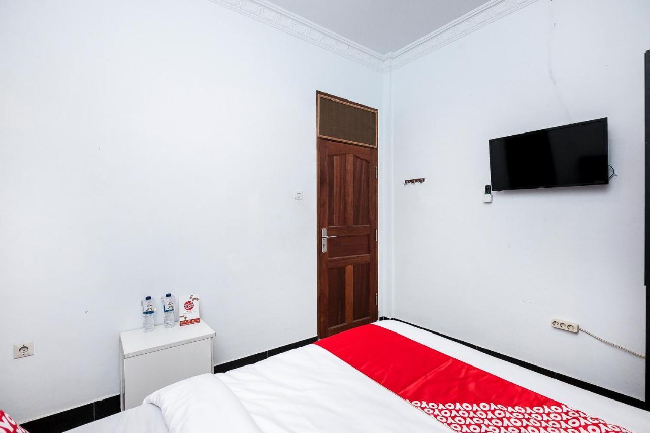 Oyo 1520 Hotel Kartini Tarutung Exterior foto
